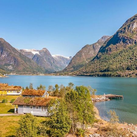 Cozy Home In Fjaerland With House A Mountain View エクステリア 写真