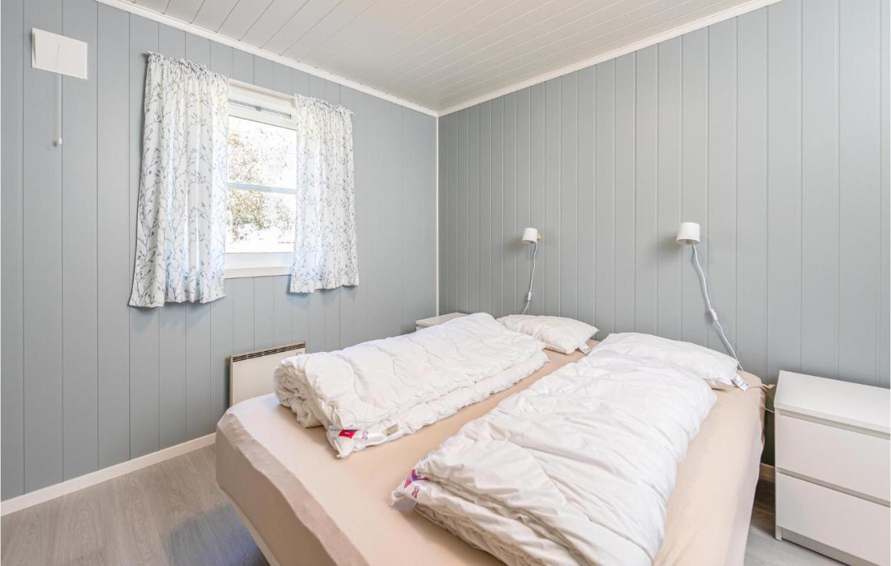 Cozy Home In Fjaerland With House A Mountain View エクステリア 写真