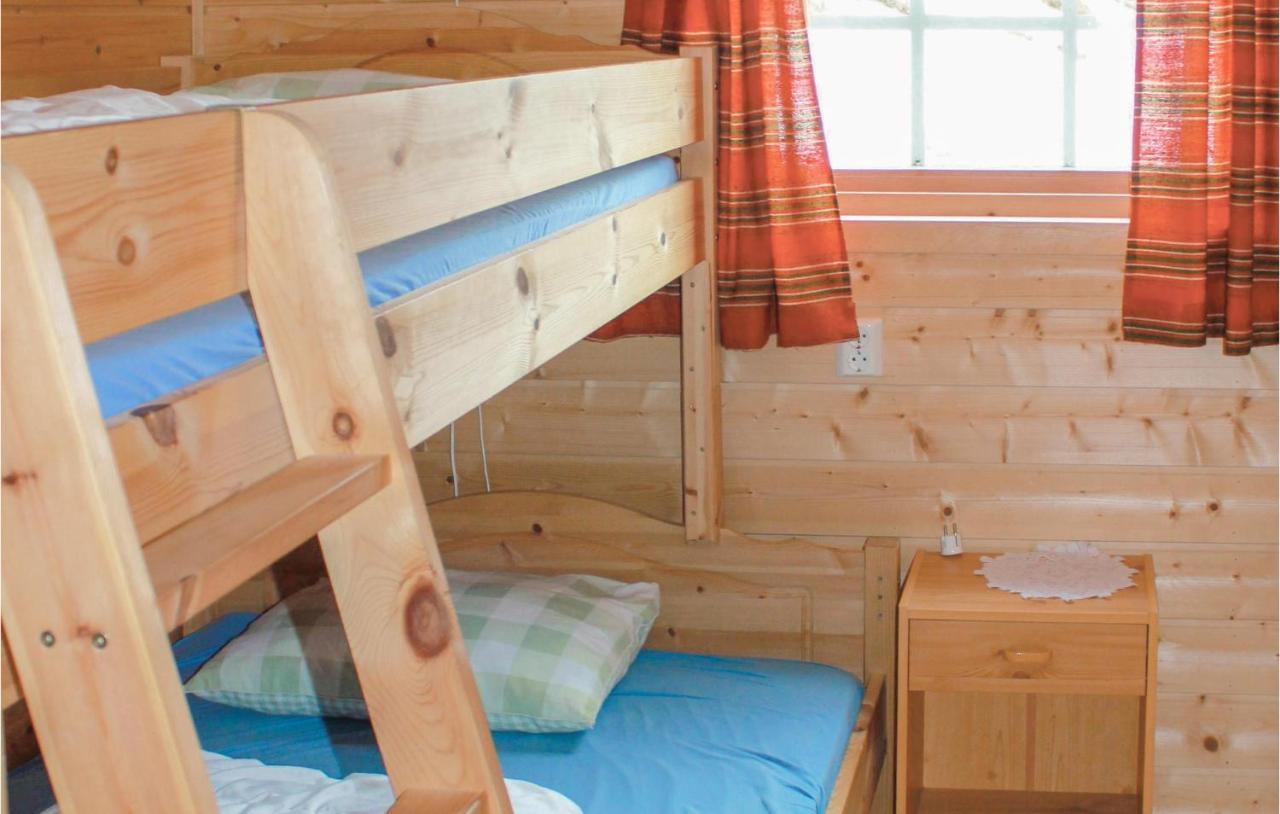 Cozy Home In Fjaerland With House A Mountain View エクステリア 写真