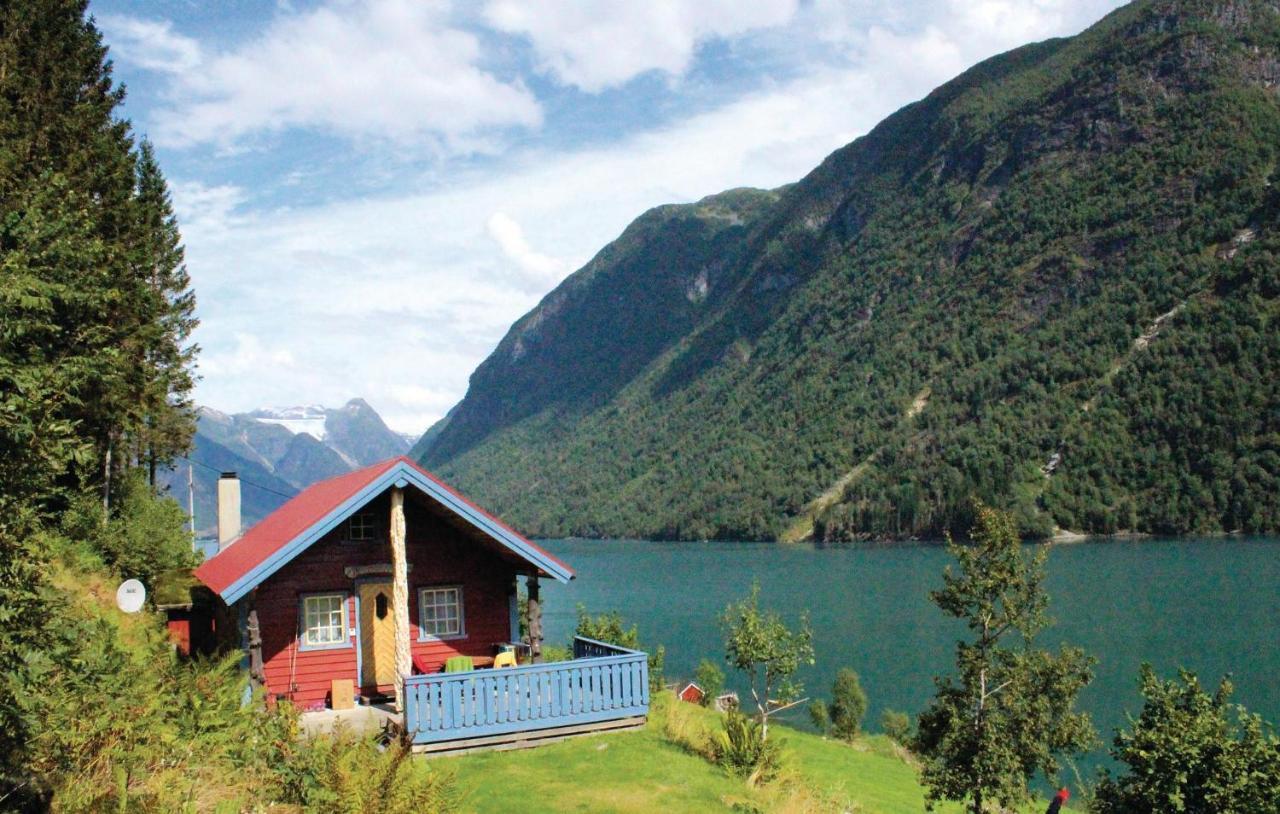 Cozy Home In Fjaerland With House A Mountain View エクステリア 写真